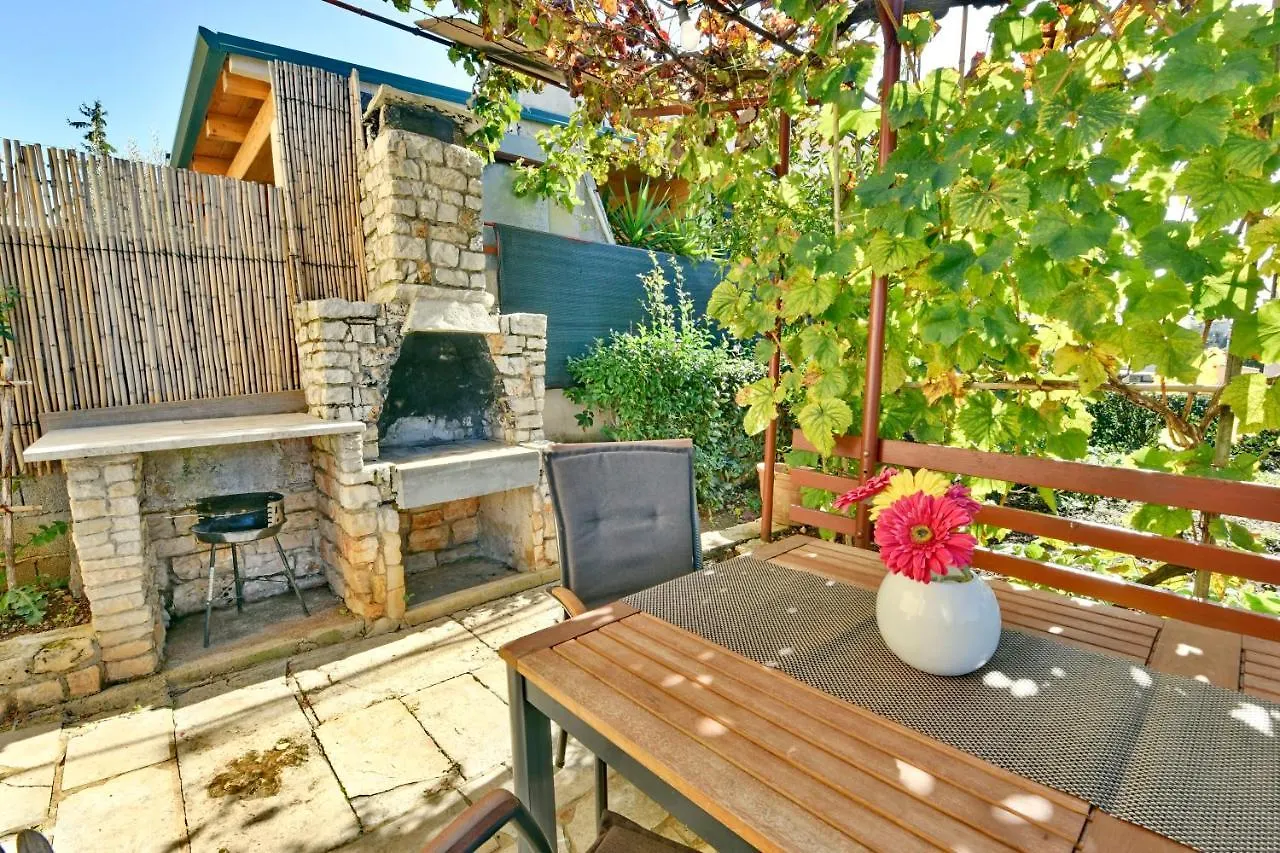 Apartment Nina Porec Croatia